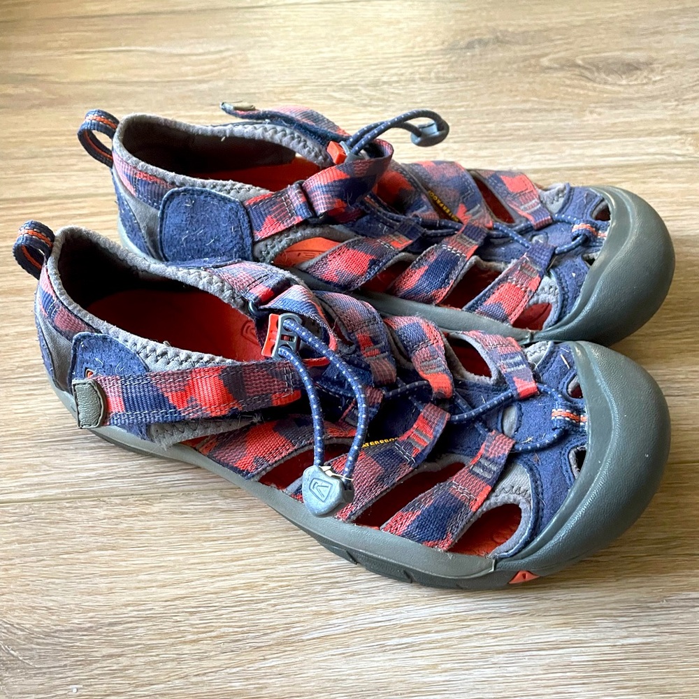 Keen Newport Waterproof Outdoor Unisex Trekking Hiking Sandals Sz 6 Girls